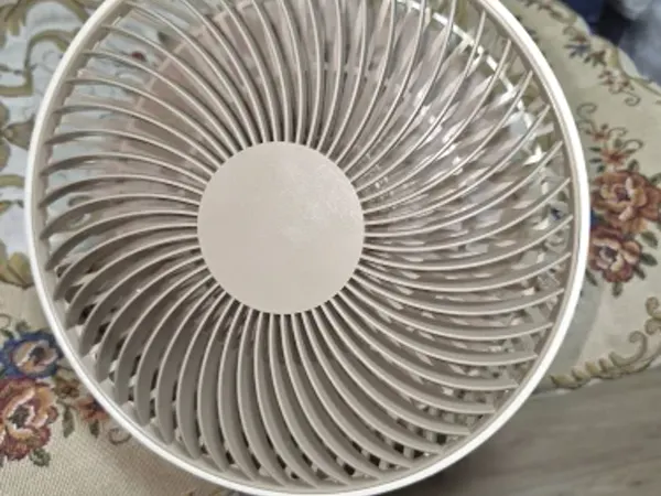 Gros plan de l'hélice du ventilateur Ventéo Tower